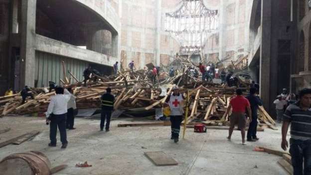 Derrumbe en catedral de Tuxtepec, Oaxaca, deja  3 muertos y al menos 20 heridos - Foto 2 