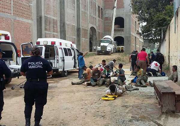 Derrumbe en catedral de Tuxtepec, Oaxaca, deja  3 muertos y al menos 20 heridos - Foto 4 