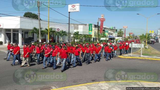Estalla huelga de trabajadores en la acerera Arcelor Mittal de Lázaro Cárdenas - Foto 2 