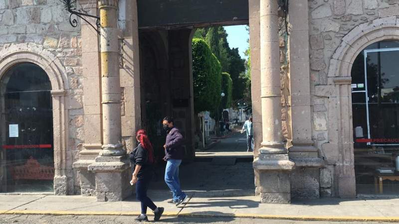 Por medidas sanitarias, restringirán entrada de personas a panteones durante el Día del Padre en Morelia 