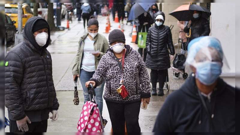 Aumentan a 121,176 muertos por Covid-19 en EE.UU. y 7 estados rompen récords de contagios 