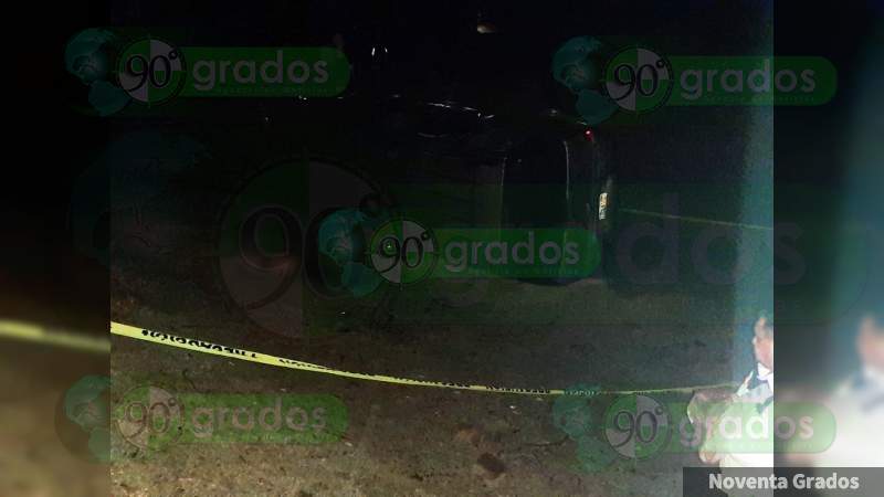 Michoacano muere al volcar su camioneta en Acámbaro