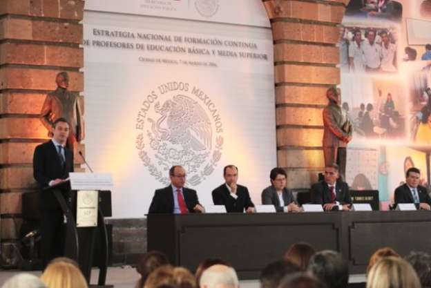 Presenta Secretario de Educación la Estrategia de Formación Continua de Profesores - Foto 2 