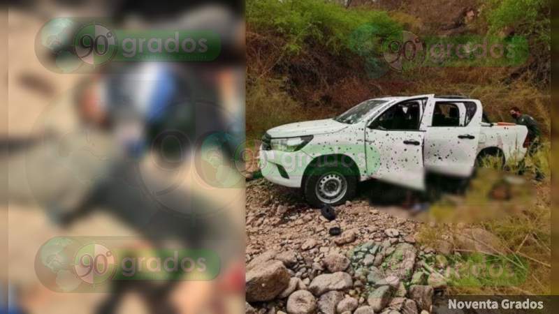 Hasta 10 horas de balaceras y más de 20 muertos en Huahua, Aquila; familias desplazadas y marinos fallecidos, reportan habitantes