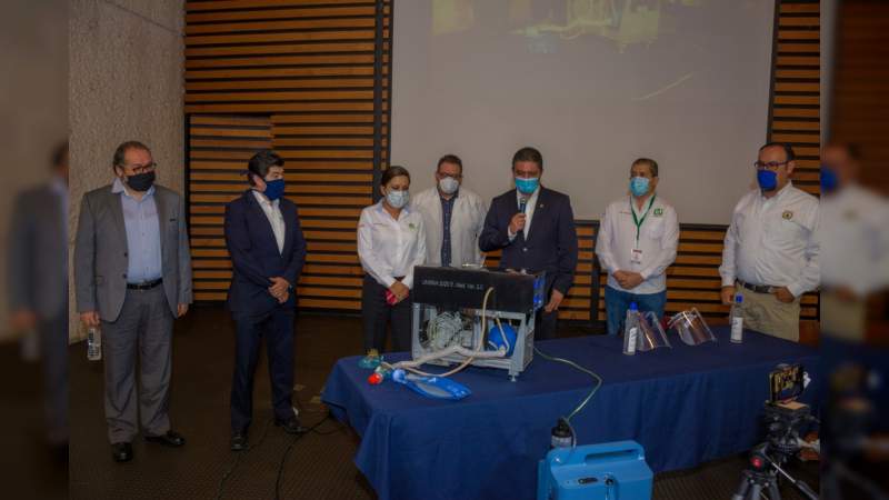 UMSNH entrega respirador artificial al IMSS para atención de pacientes con COVID-19