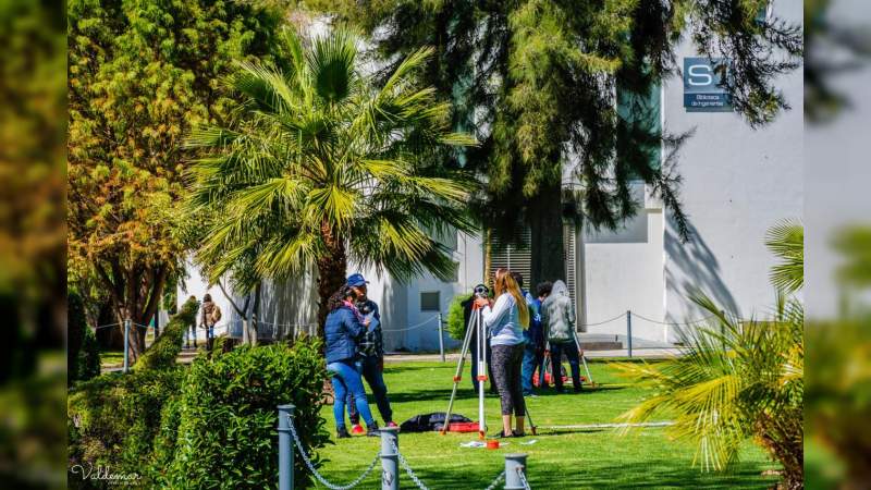 Todos los estudiantes del bachillerato nicolaita becados