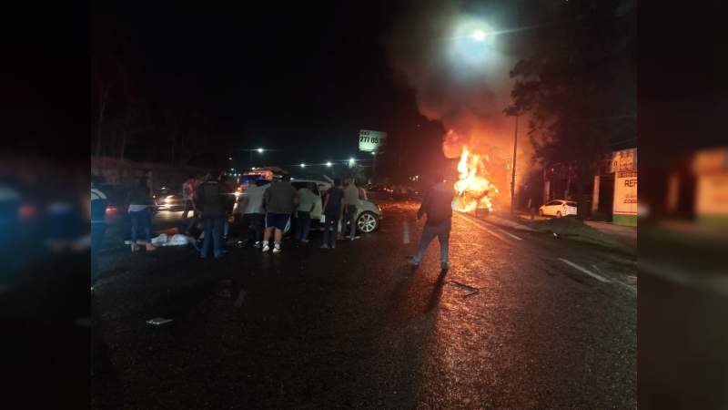 Aumenta a tres el número de muertos en accidente en Morelia, Michoacán, el responsable huyó