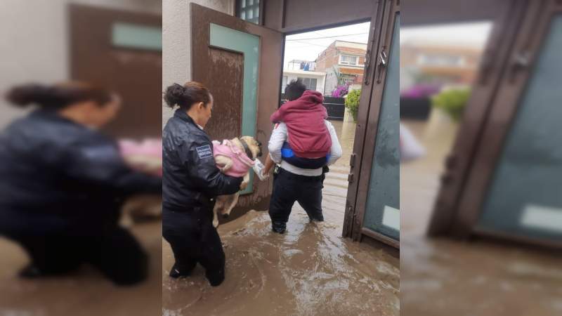 Ayuntamiento, Protección Civil y Bomberos y Policía de Morelia brindan ayuda a afectados por lluvias 
