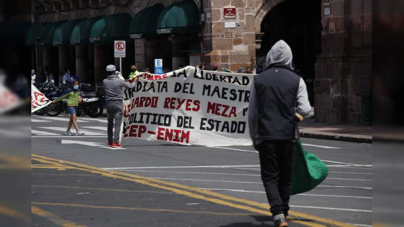 Con marcha y mitin en el centro histórico, la FNLS, exige liberación de presos politicos