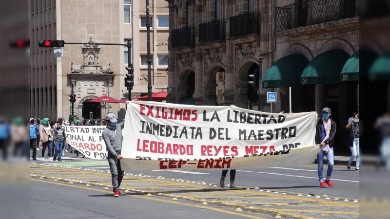 Con marcha y mitin en el centro histórico, la FNLS, exige liberación de presos politicos