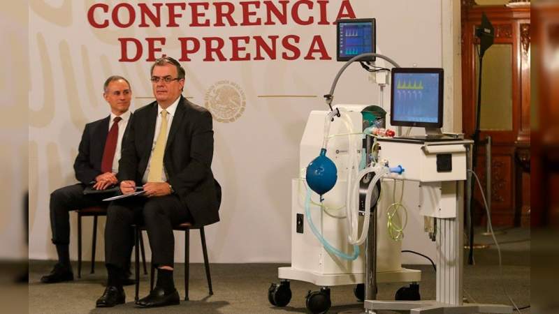 Gobierno presenta ventiladores fabricados por especialistas del Conacyt 