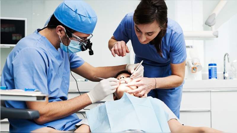 Colegio de cirujanos maxilofaciales de Michoacán llama a regular cursos patito 