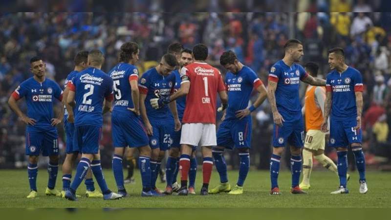 Aseguran que el Cruz Azul perdiendo títulos ganaba más debido a un seguro millonario 