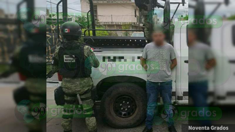 Detienen a narcomenudista del CJNG en poder de arma, droga y vehículo robado en Sahuayo