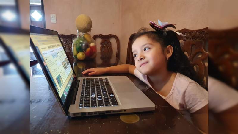 Fracaso opinan los padres de familia de las clases virtuales  