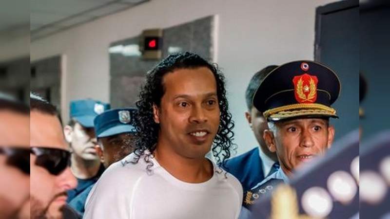 Ronaldinho fue liberado en Paraguay, tras más de cinco meses detenido por usar una identificación falsa. 