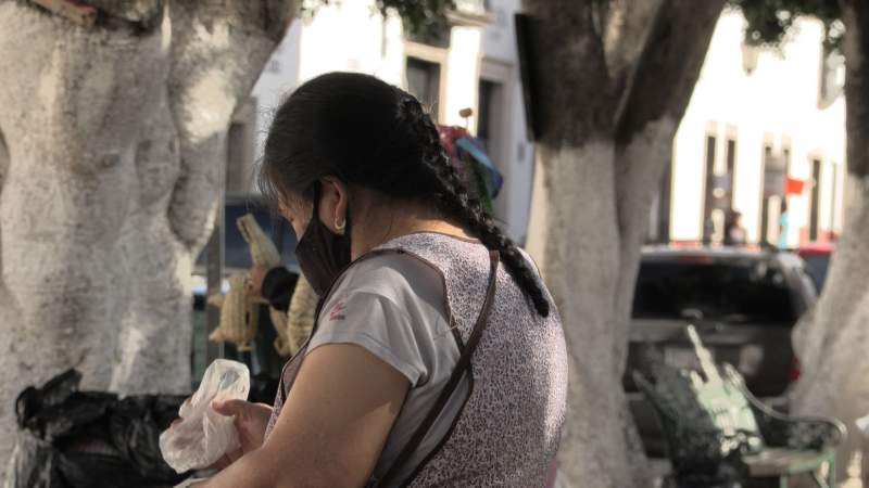 Munícipe de Cuitzeo cuida que no se propague el coronavirus, solo registra diez casos activos