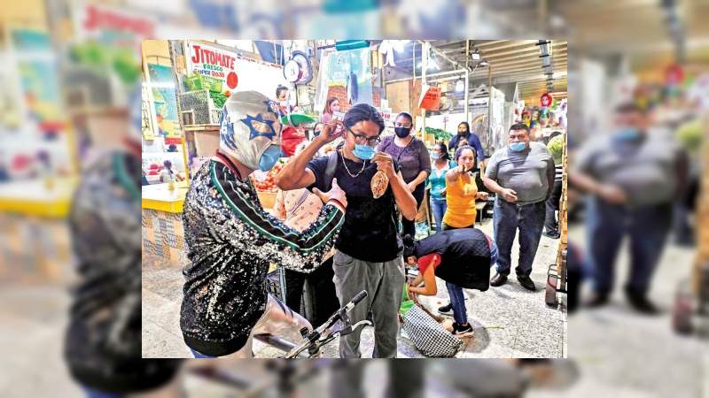 Baja la estimación de muertos para México, ahora preven 118 mil fallecidos para diciembre 