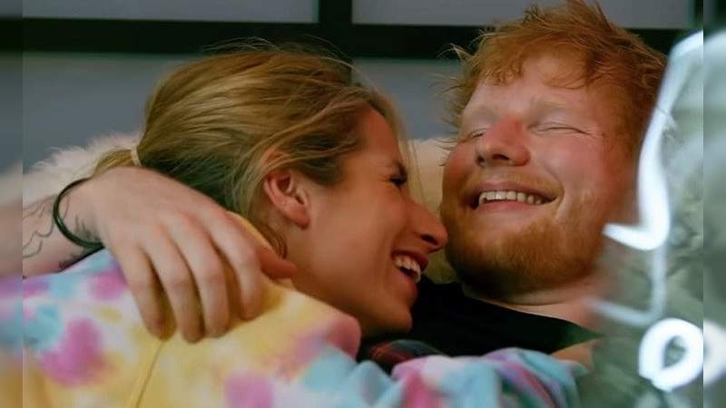 Ed Sheeran ya es papá, por primera vez y presenta a su hijo en foto. 