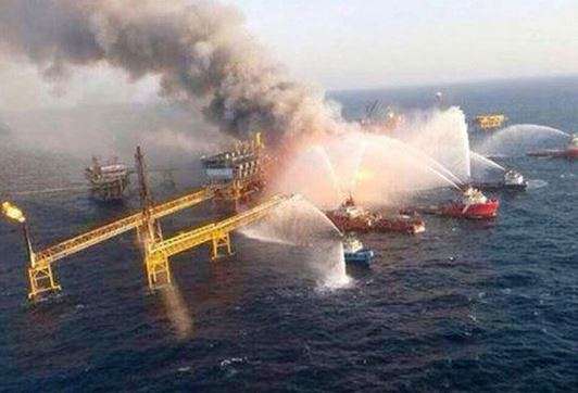 Confirman cuatro muertos tras incendio de plataforma de Pemex en Campeche 
