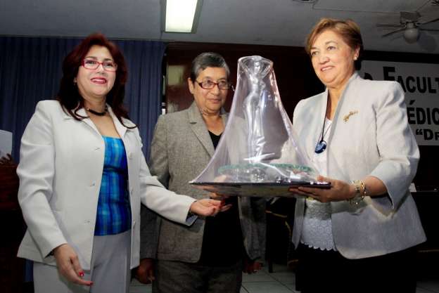 Mi mayor reto como mujer, ser rectora de la UMSNH: Silvia Figueroa 