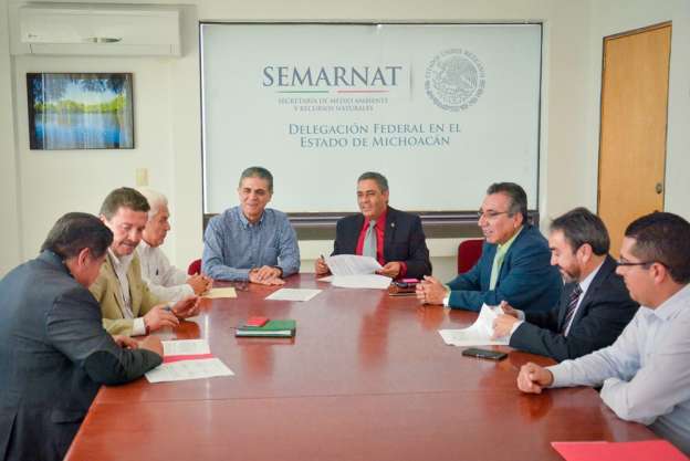 Alumnos y docentes del COBAEM reforestarán Michoacán - Foto 1 