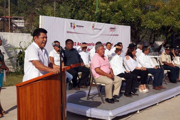 Celebran 32 años de la Tenencia Las Guacamayas en Lázaro Cárdenas, Michoacán - Foto 0 