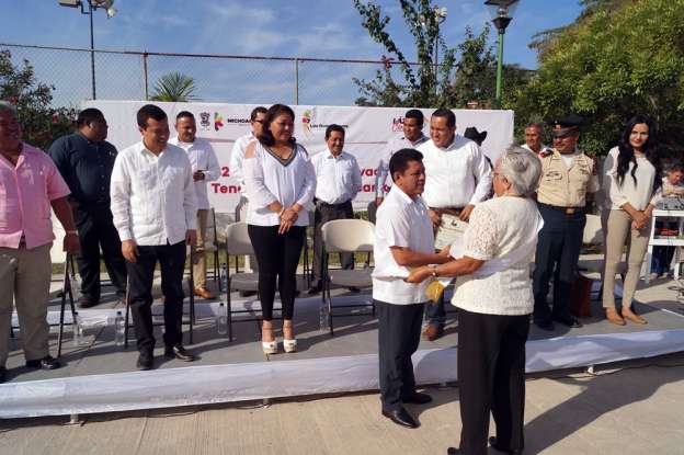 Celebran 32 años de la Tenencia Las Guacamayas en Lázaro Cárdenas, Michoacán - Foto 2 