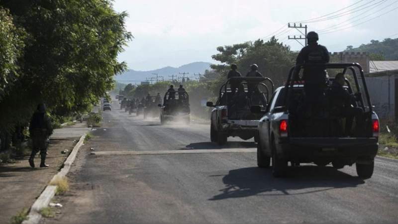 Lanzan megaoperativo por tierra y aire contra el CJNG en Aguililla: Aseguran lanzacohetes, mortero, 11 rifles y explosivos 