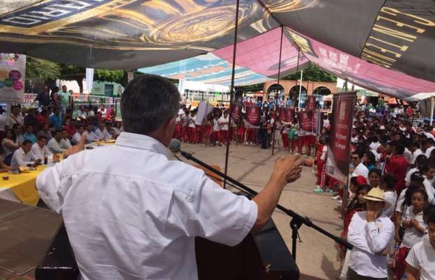 A desarrollar el pensamiento crítico, llama  Omar Carreón a estudiantes del COBAEM  