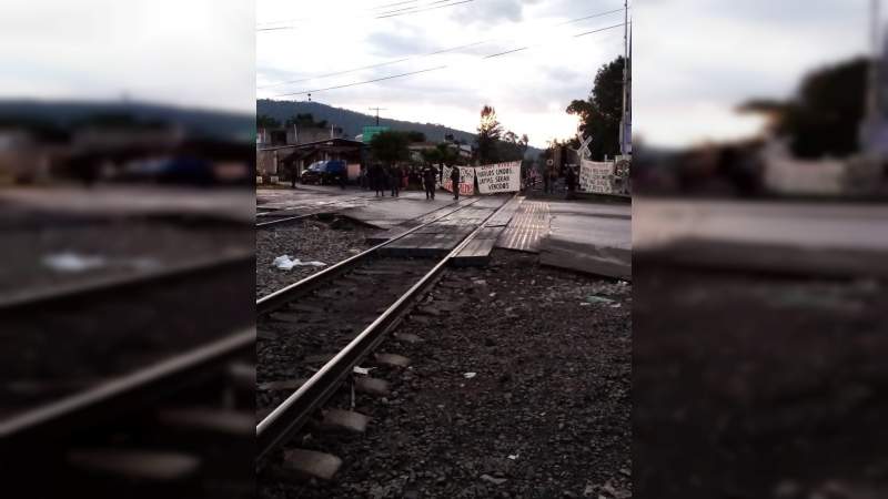 Reporta Aiemac 100 mdp en afectaciones por los bloqueos a las vías férreas que realizan normalistas