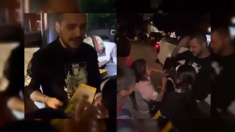 Christian Nodal les compra a niños que venden dulces por $500 y su novia Belinda graba el momento 
