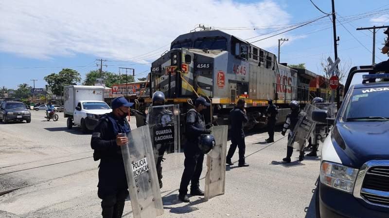 Impide Policia Michoacán y Guardia Nacional bloqueo de vías férreas en LC 