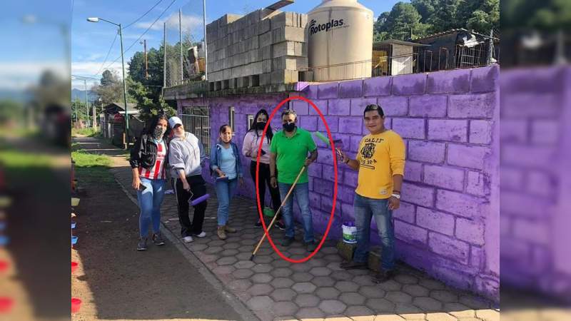 Con pintas en carreteras, Secretario del Ayuntamiento de Zitácuaro hace campaña para Carlos Herrera, Secretario de gobierno de Michoacán