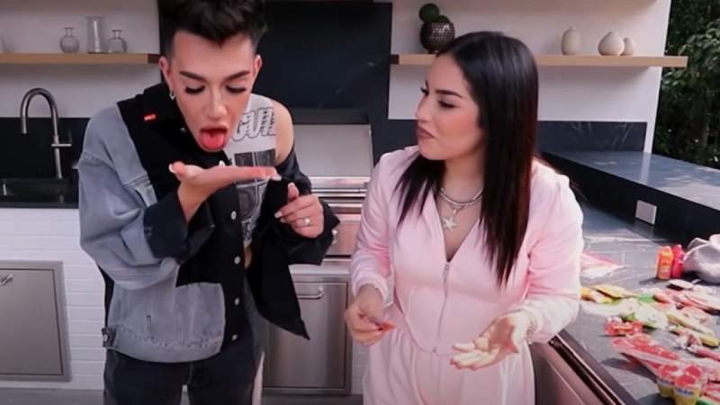 Kimberly Loaiza grabó junto a James Charles y lo hizo sufrir con dulces mexicanos 