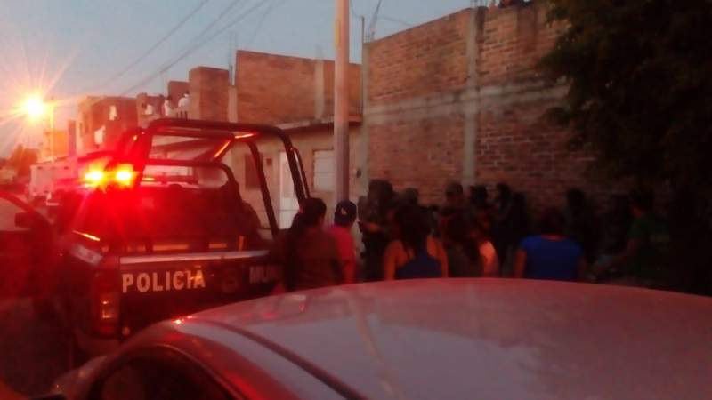 Al grito de "somos policías", acribillan a uno y lesionan a otro en Tecate, Baja California  