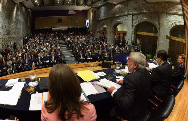 La Universidad seguirá dando prioridad al diálogo para recuperar el auditorio Justo Sierra: Graue Wiechers 