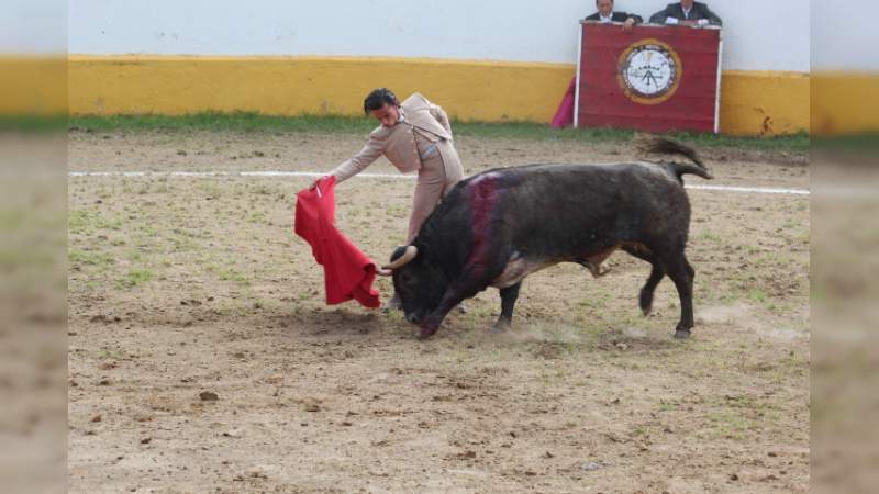 Antonio"El Virrey" Méndoza, triunfador del festival taurino en Morelia 