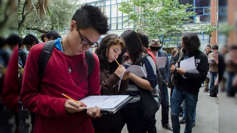 Anuncia la SEP becas Elisa Acuña para titulación con un apoyo de hasta 4 mil pesos 