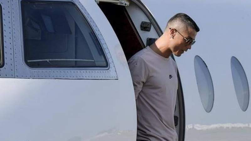 Cristiano Ronaldo viaja a Turín en avión ambulancia, para pasar la cuarentena 