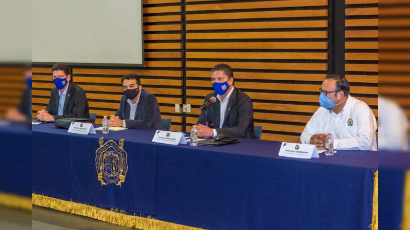 Rector de la UMSNH presenta programa de seguimiento ante colegio de profesionistas de Michoacán