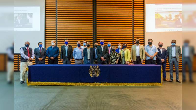 Rector de la UMSNH presenta programa de seguimiento ante colegio de profesionistas de Michoacán
