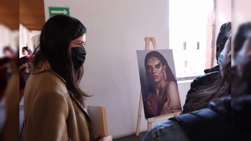 IJUM inaugura exposición fotográfica "Jóvenes a través de la lente" 