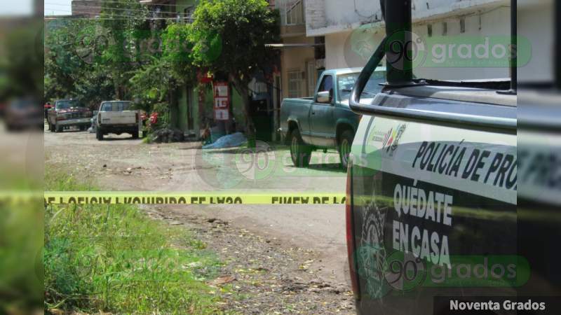 Asesinan a dos hombres dentro de una tienda de abarrotes en Zamora