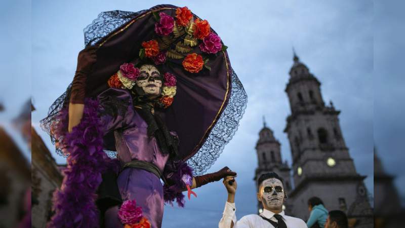 Caracterización de catrinas y catrines; así como altares serán presentados en redes sociales por la pandemia de Covid-19: Cardiela Amezcua 