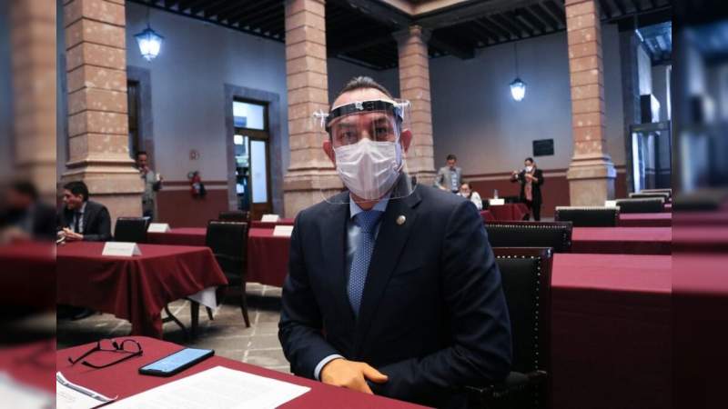 Médicos, los verdaderos artífices del combate a la pandemia en México: Antonio Soto 
