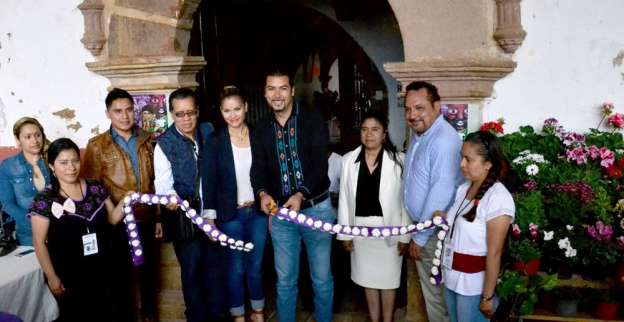 Celebra Erongarícuaro su Feria de las Flores - Foto 0 