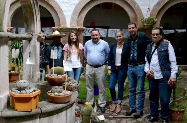 Celebra Erongarícuaro su Feria de las Flores - Foto 1 