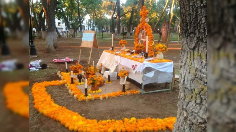 Las tradiciones de Noche de Muertos tienen más de espectáculo y folklore que de cosmovisión y ritual
