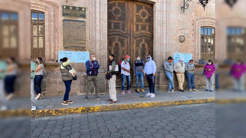 CNTE se manifiesta en el Ayuntamiento de Morelia, exigen pagos atrasados